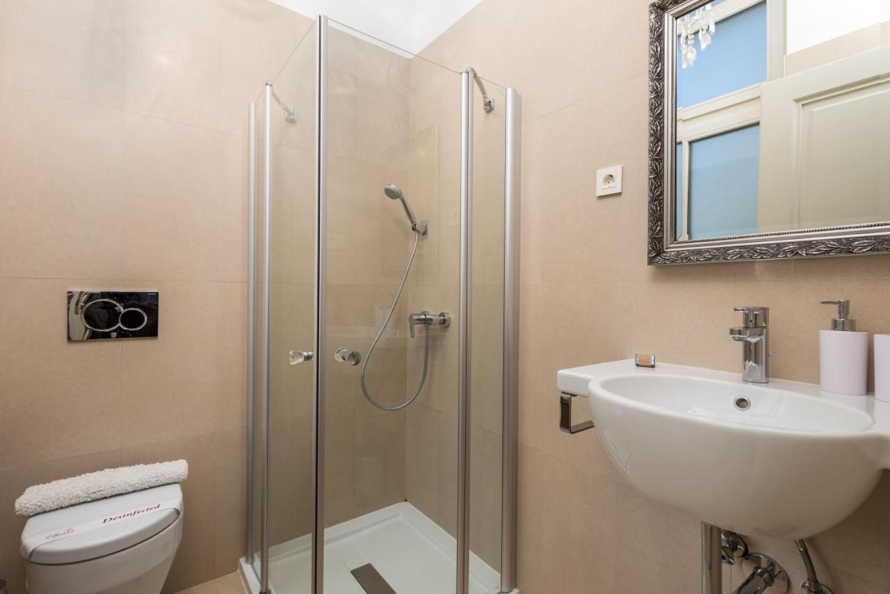 Villa Sokol Apartments Opatija Center Eksteriør bilde